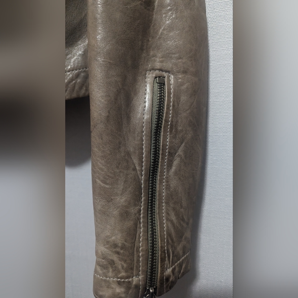 Small leather jacket - Picture 4 of 7